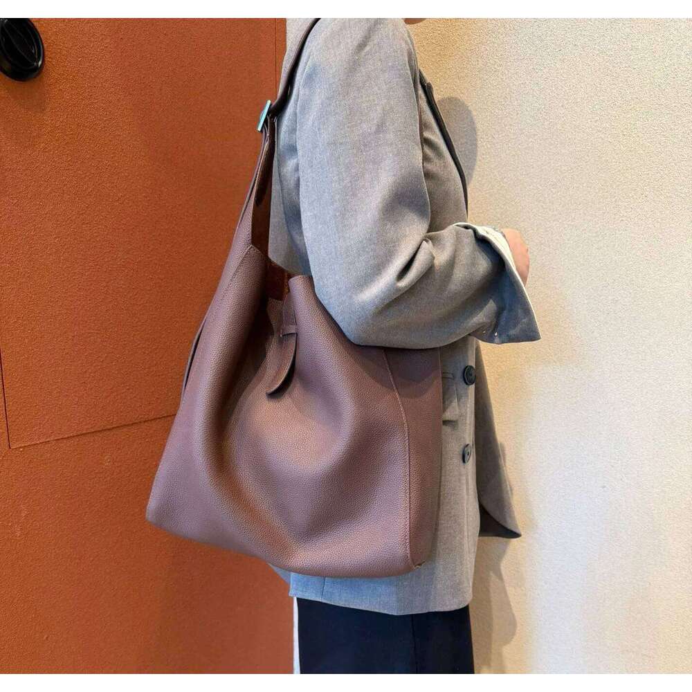 Bucket Shoulder Tote Handbag Women Luxury Fashion Cowhide Leather Shopping Office Slant Large-Capacity Commuting Bag St251110