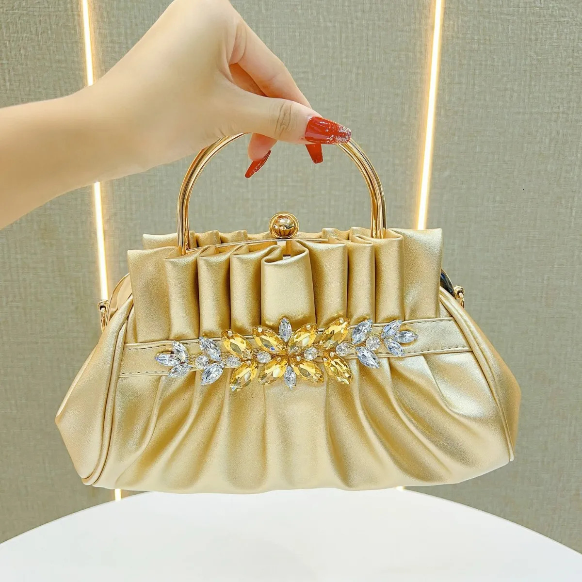Leather Pleated Clutch Womens Handbag Crystal Rhinestone Silk Tote Top Handle Diamond Wedding Party Shoulder Purse Elegant Bag R251110