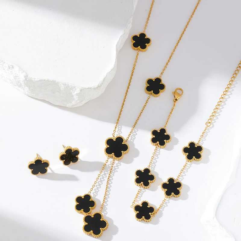 GANEMLY 316L Stainless Steel Black Plant Flower Bracelet - Five Leaf Petals Women's Luxury Jewelry Z260313