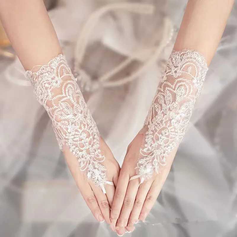 Bridal Gloves Long Lace Flower Accessories Wedding Hook Fingers Look Thin and Beautiful Gloves L251110