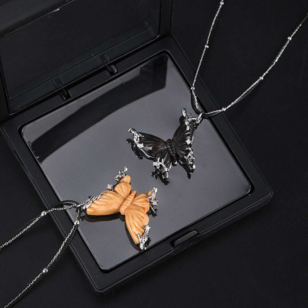 Wooden Butterfly Pendant Necklace for Women, Ins Style, Minimalist Unique Niche Original Design, Collarbone Chain, Novelty Neck Chain