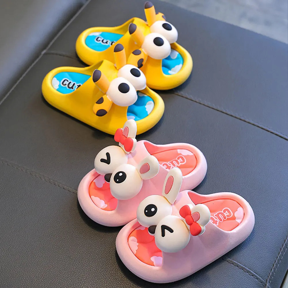 Summer childrens sandals and slippers suitable for boys and girls baby non slip soft bottom bathroom parents childrens sandals 250409