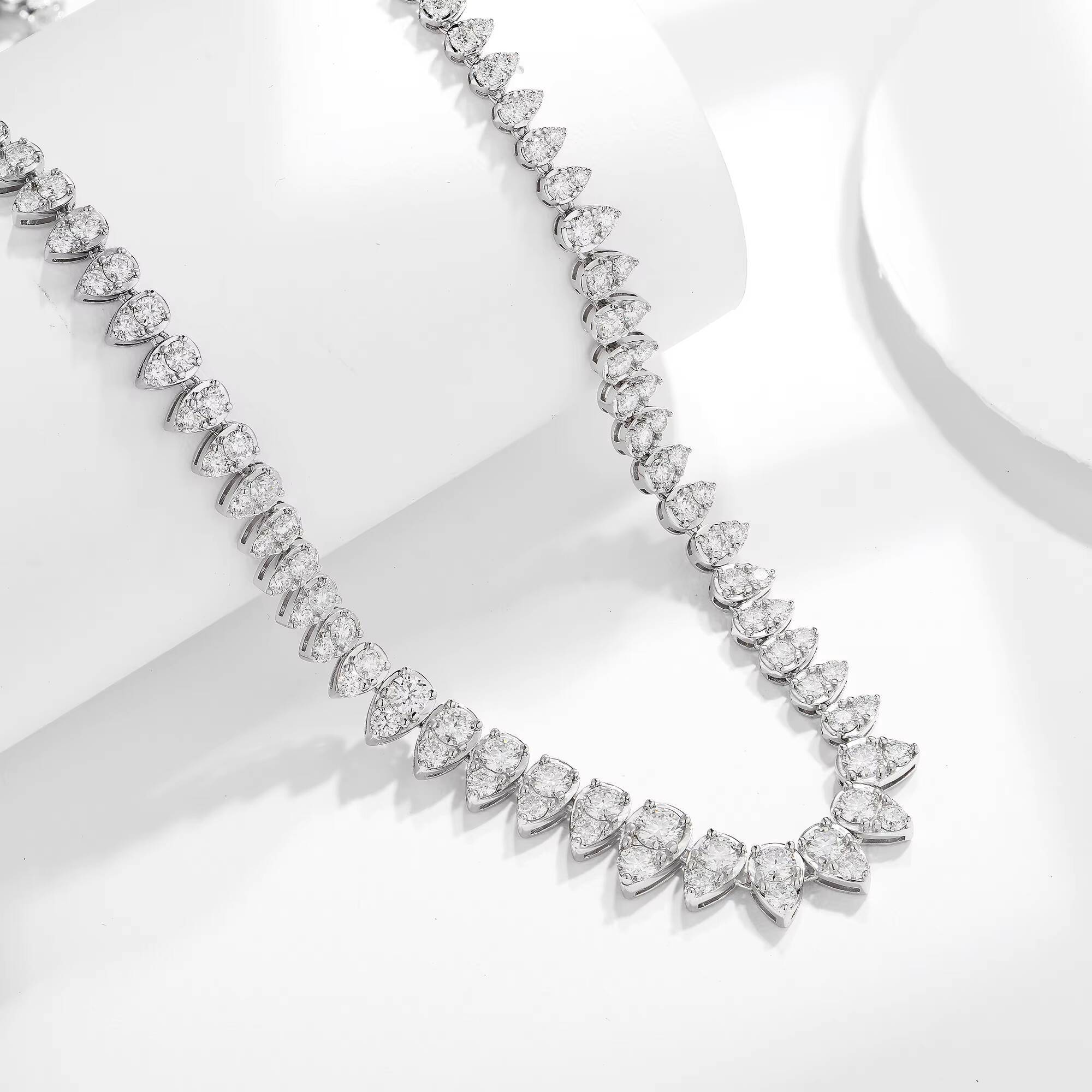 Ruizuan Luxury Women 925 Silver Moissanite Necklaces Custom Jewellery Manufacturer Jewellery Charms