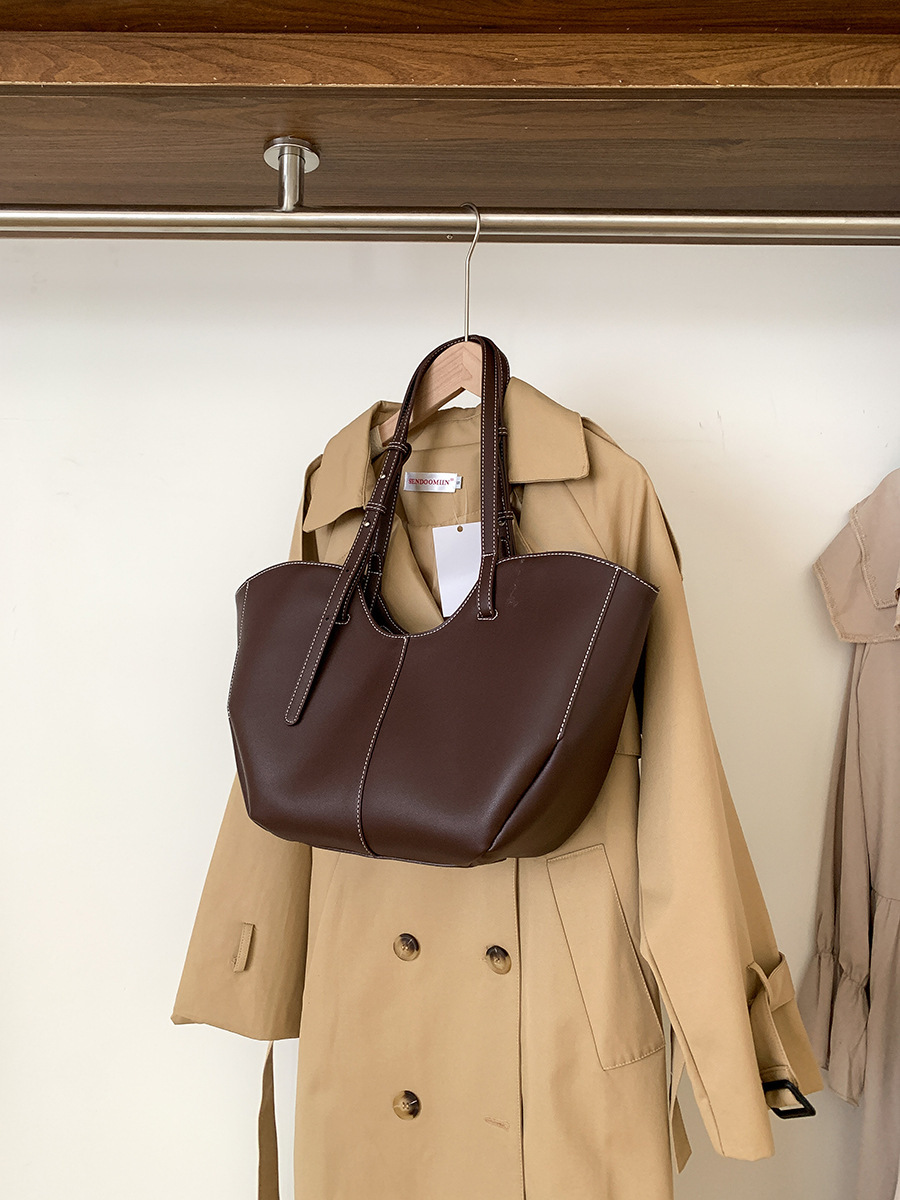 New large capacity women's commuting leisure fashion luxury handbag retro style designer bag Korean style minimalist style women's shoulder 