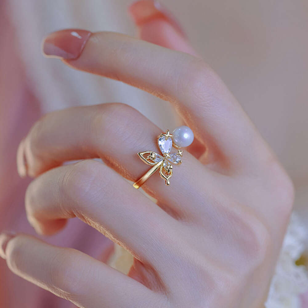 DHcollections French Style Exquisite Elegant Pearl Butterfly Open for Women, Light Luxury Fashion High-end Versatile Index Finger Ring Jewelry