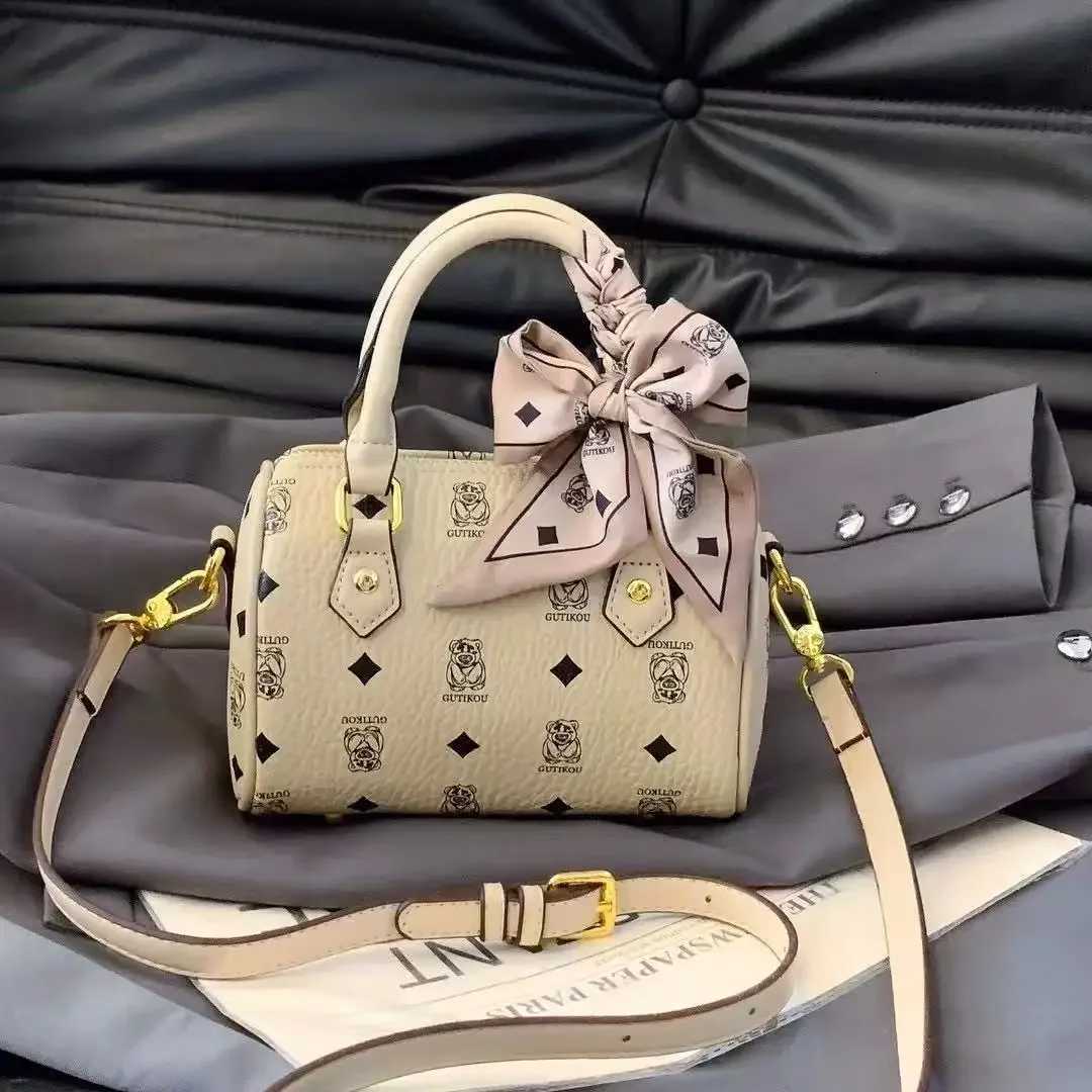 Gutite 2025 Summer New Broadcast Boston Trendy Printed High-End Handheld Single Shoulder Slant Cross Womens Bag K251110