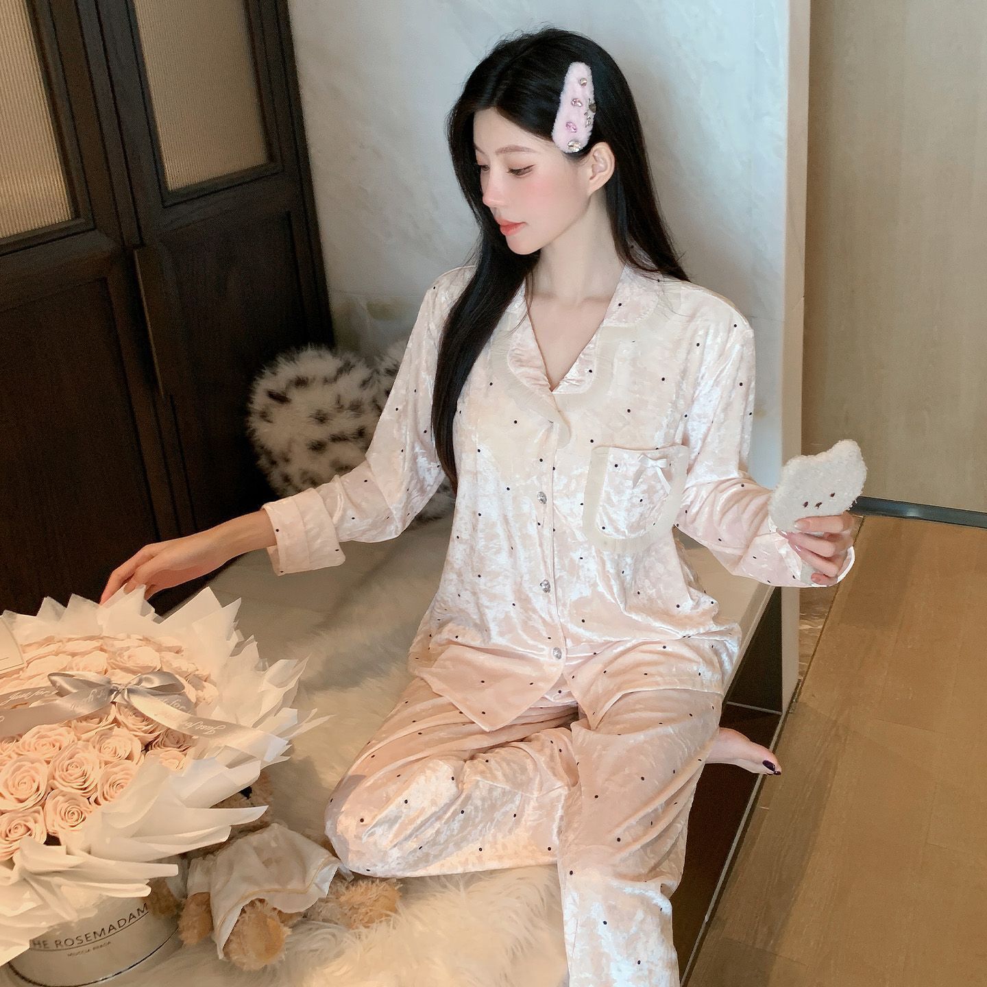 Golden Velvet Pajama Women's Spring and Autumn Designer with Chest Mat New Winter Sexy Internet Red Style Women's Pants Home Clothes Set