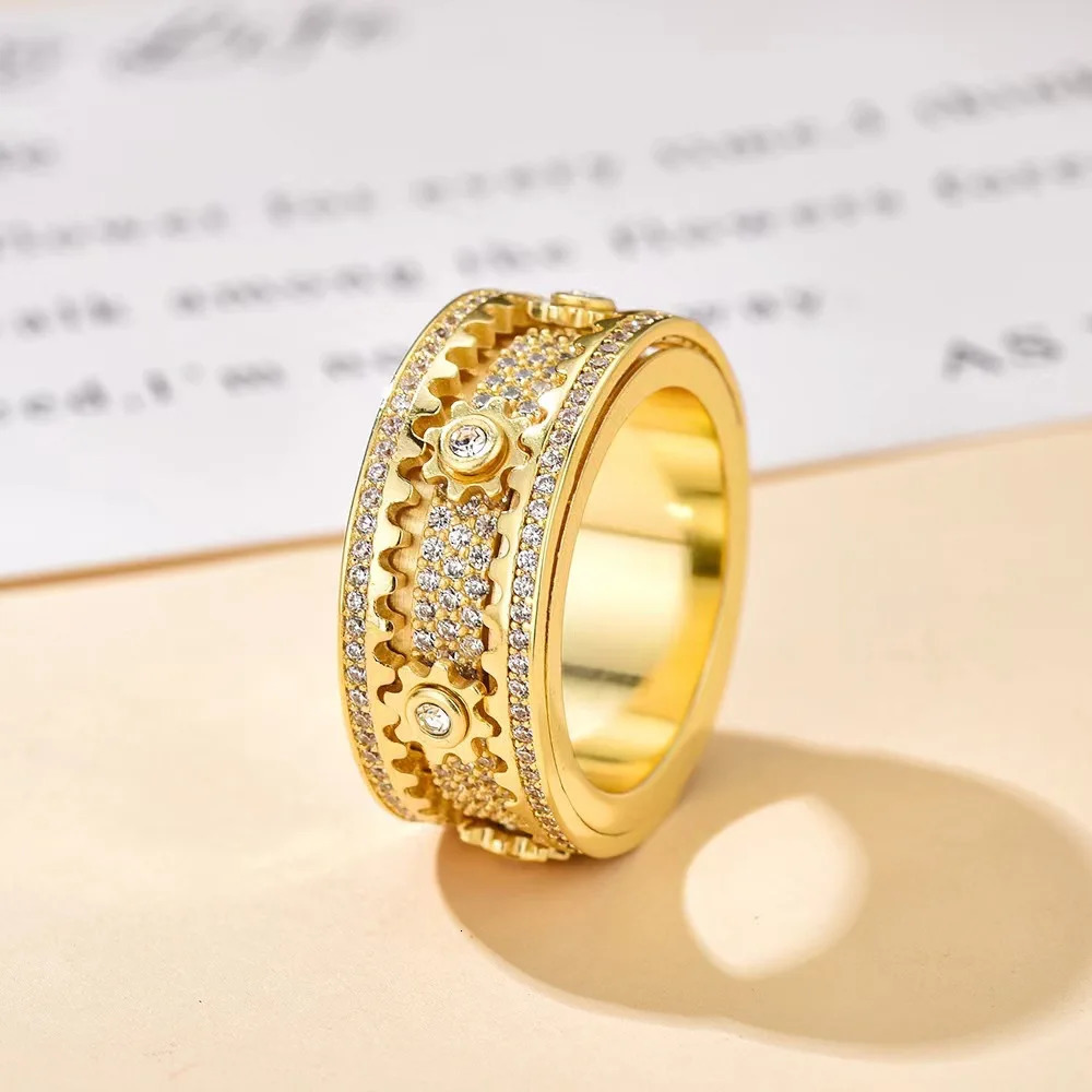 Handmade 3D Band Ring Diamond Ornate Geometric Gear Spinner Rings Rotating Mechanical Decompression Anxiety Ring for Women Men 251110