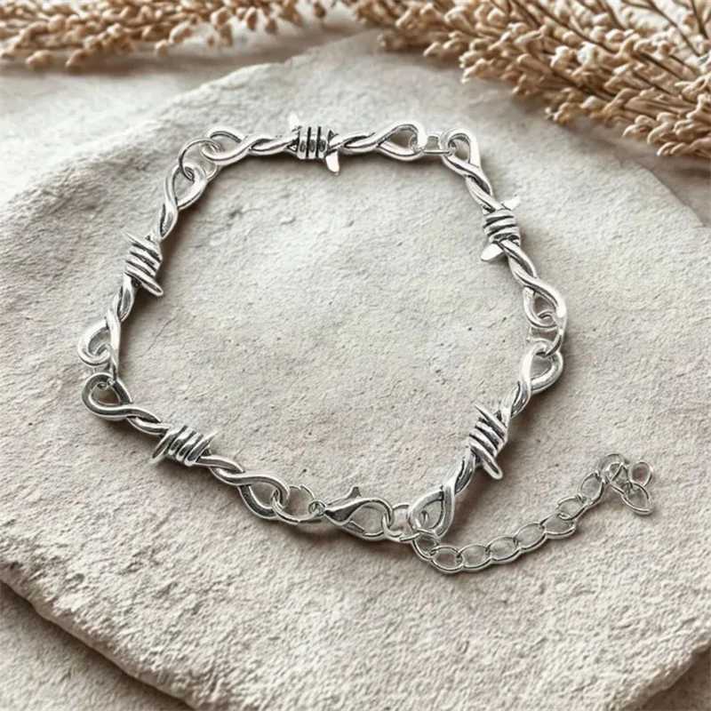 Small Wire Brambles Iron Unisex Choker Bracelet Women Hip-hop Gothic Punk Style Barbed Wire Little Thorns Bracelet Choker GiftsT251110
