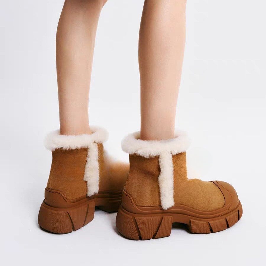 Designer's autumn and winter new thick soled wool lined midsole snow boots, warm cotton women's shoes, designer shoes