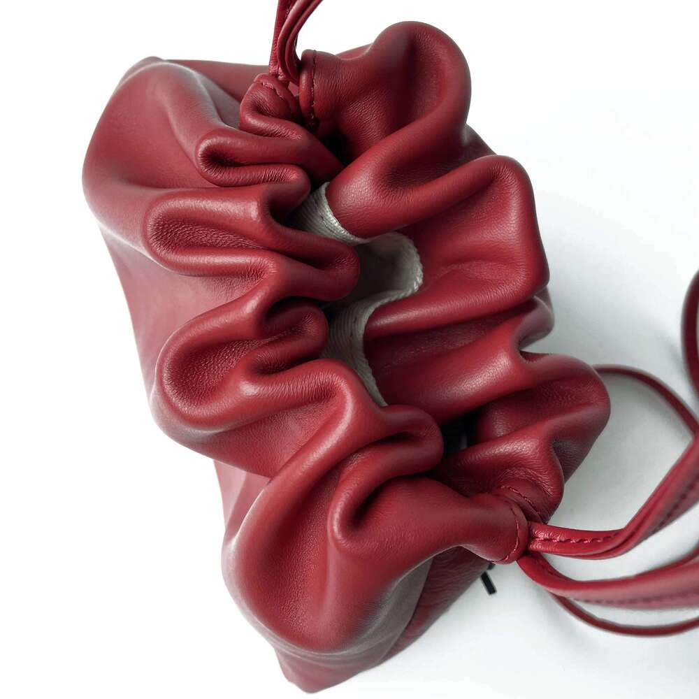 Sheepskin Drawstring Cloud New Niche Design Soft Genuine Leather One-Shoulder Crossbody Bag Fashionable Ladies Handbag St251110