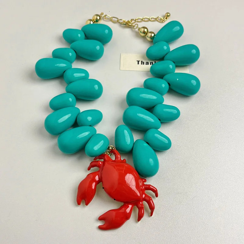 Exaggerated Sense Red Crab Pendant Necklace Womens 2025 Advanced Water Drop Beaded Choker 250409