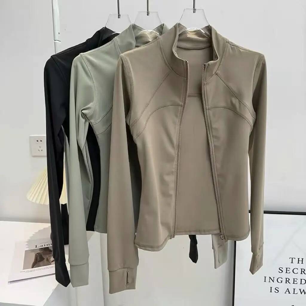 Yoga Women's High-end Standing Collar Long Sleeved Sports Jacket Training Fitness Top Windproof Running Suit
