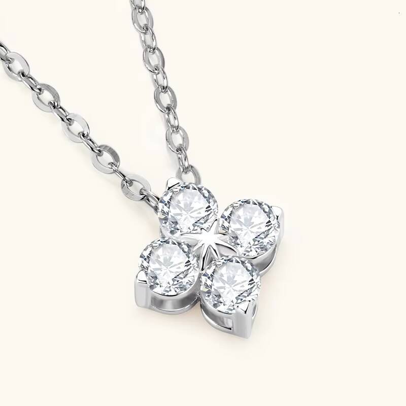 Real 04ct Clover Moissanite Party S925 Sterling Silver Diamond Chain Necklaces Fine Jewelry Pendant Necklace for Women