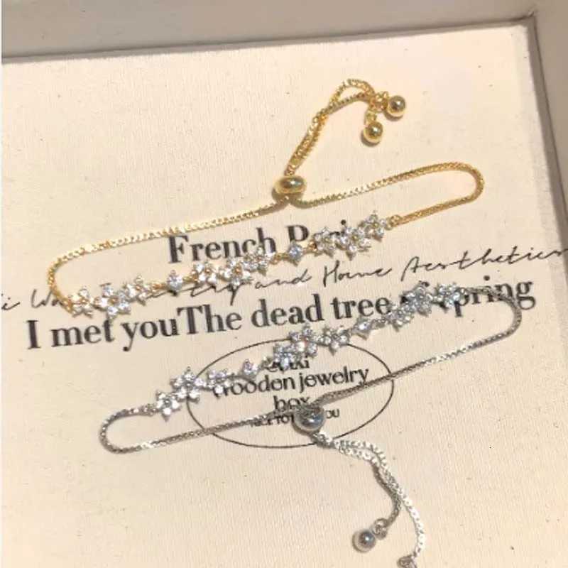 Luxury Shiny Zircon Flower Bracelets for Women Exquisite Metal Crystal Pull Adjustable Bracelets Wedding Jewelry GiftsT251110