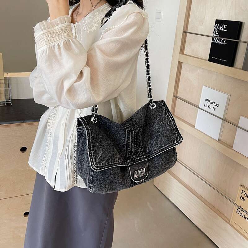 Denim women's summer fashionable large capacity chain shoulder high-end commuting tote wandering bag, 2025 new casual fashion trend