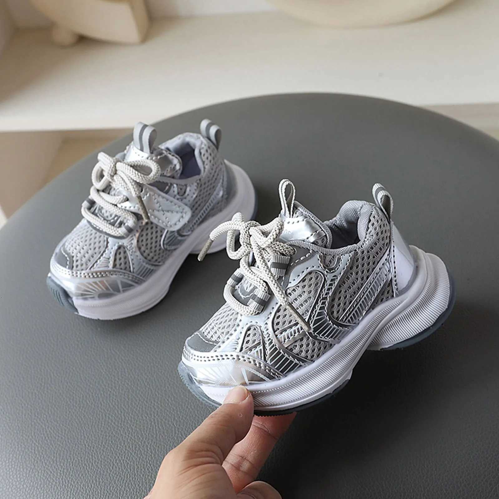 2025 Girls Sports Shoes Soft Sole Wear-Resistant Childrens Casual Shoes Low Top Thick Soled Breathable Mesh Walking Shoes W251110