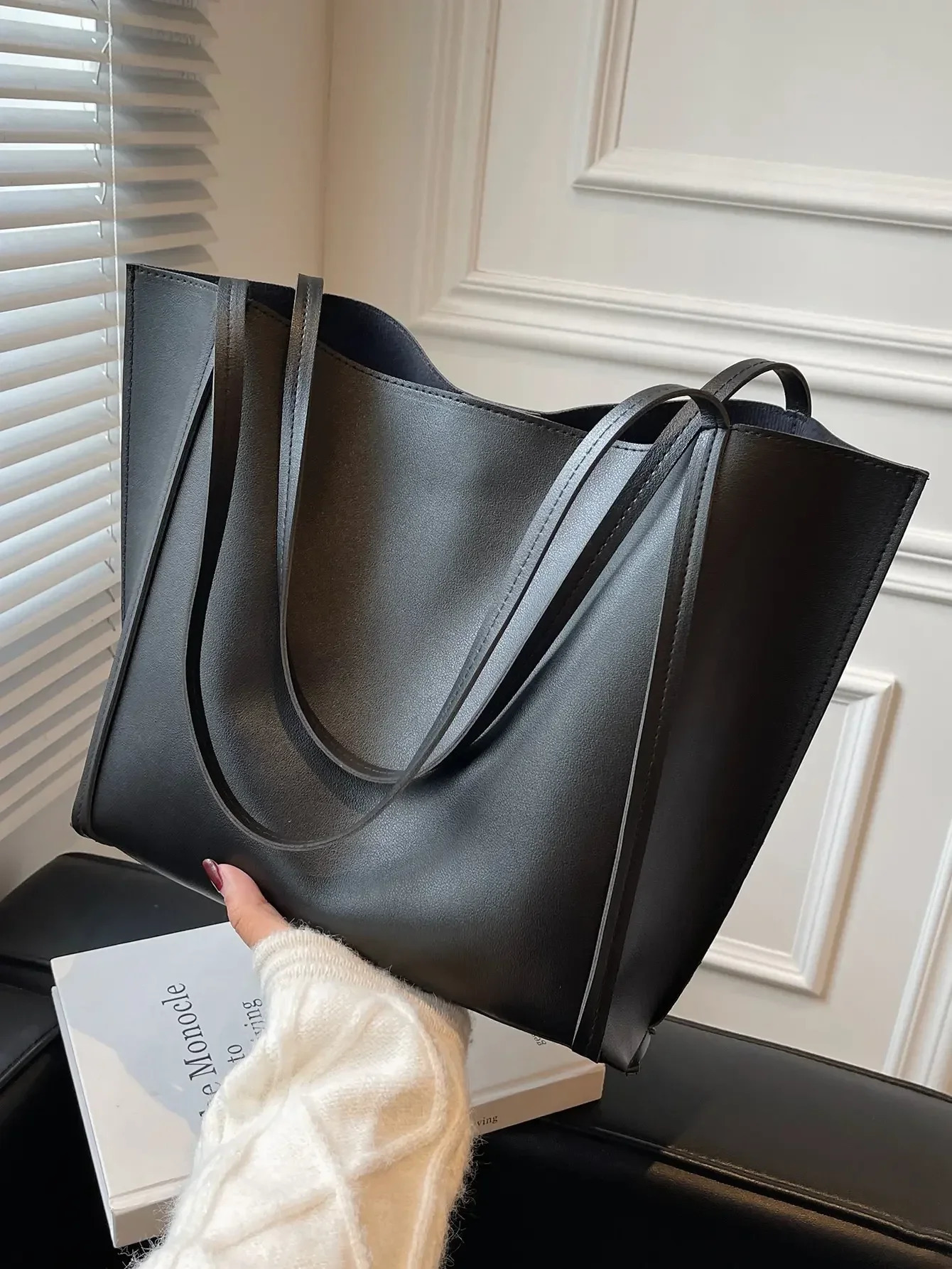 Lightweight Minimalist Shoulder Bag for Girls and White-Collar Workers in Business Casual Style R251110