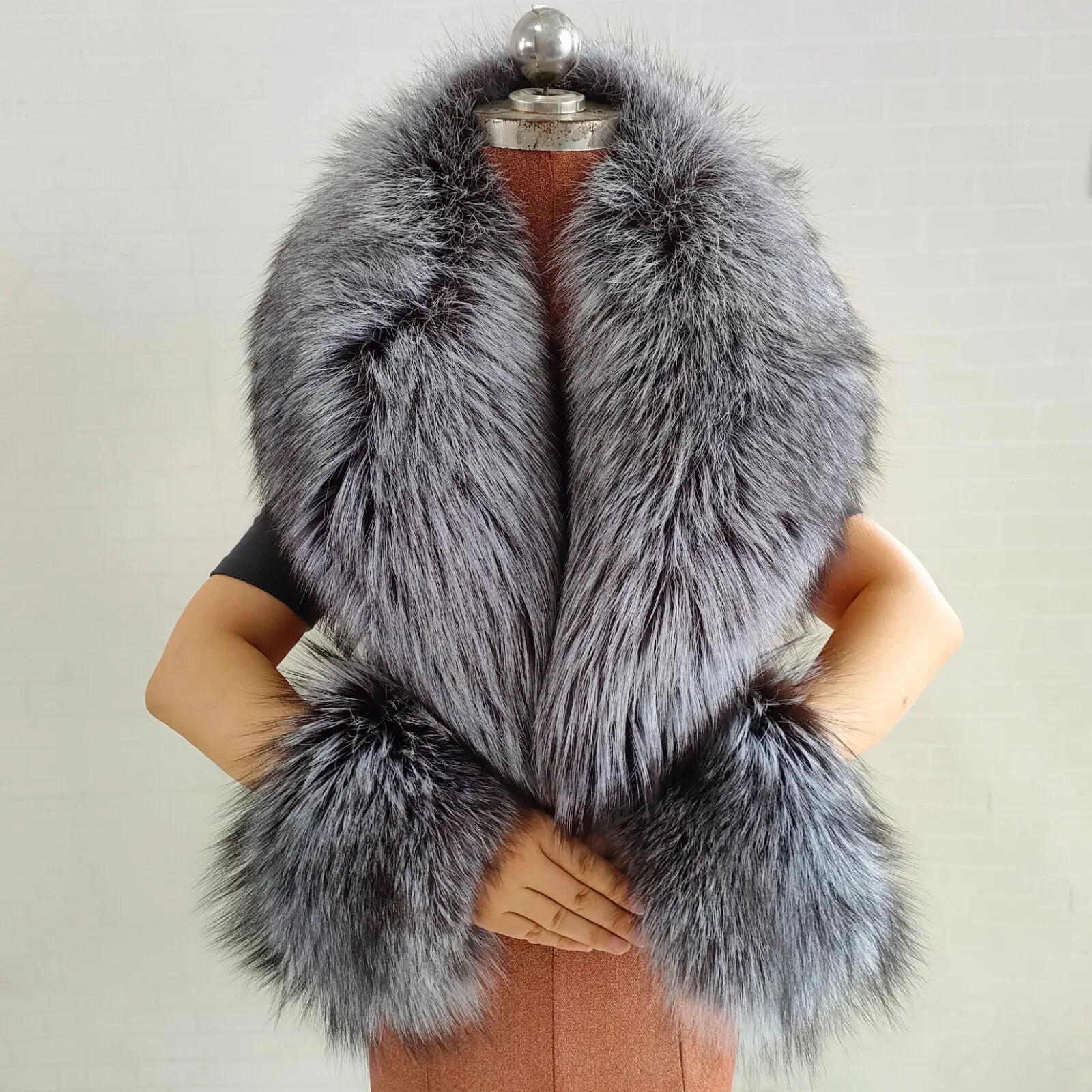 Winter Natural Fox Fur Scarf And Cuff Set Women Jacket Fur Collar Neck Warm Scarves Fluffy Fox Fur Shawl 251103