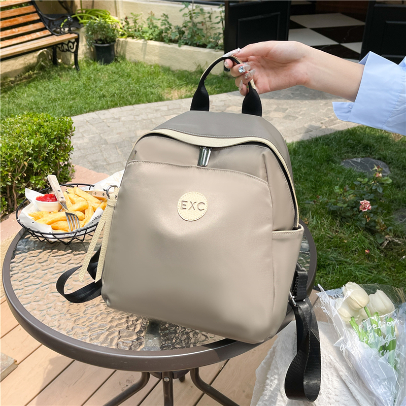 Sleek Urban Travel Accessory Versatile Compact Bags Ideal For Holding Your Everyday Necessities