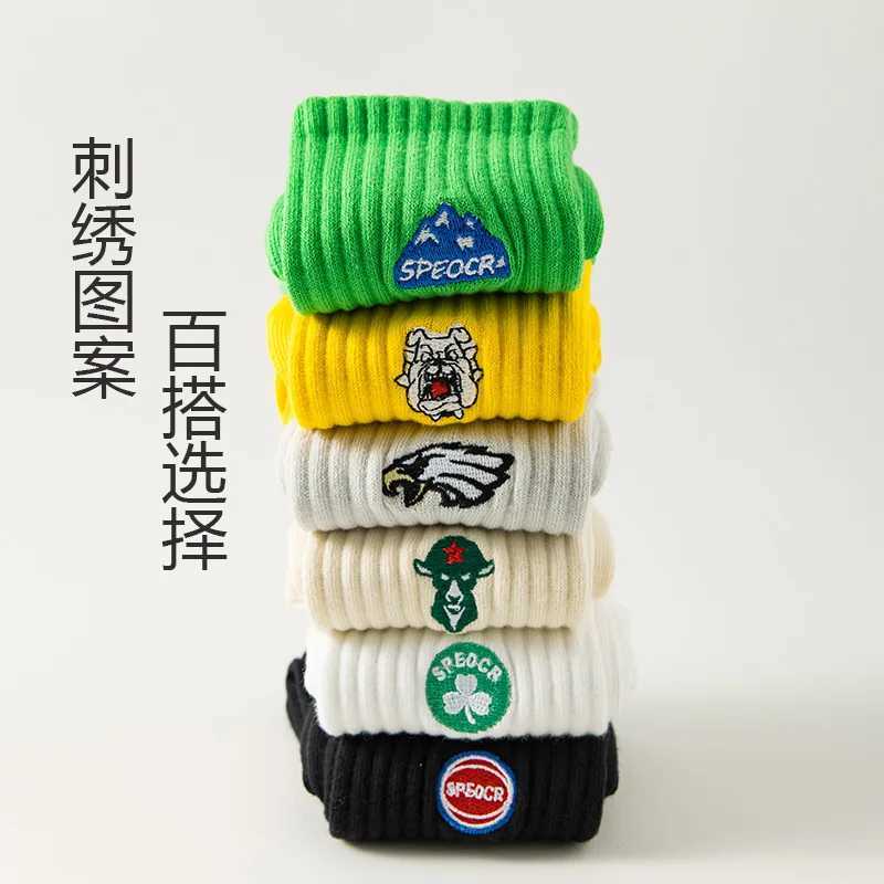 New Mens Sports Embroidered Socks Basketball Cotton Crew Socks Fashionable Womens Sports Running Socks High Quality X250410