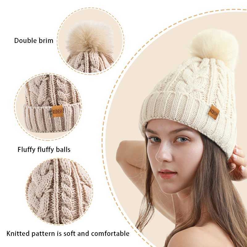 Women Winter Pompom Beanie Hat with Warm Fleece LinedSuitable for keeping warm when going skiing outsidetwo-piece setXJ251110