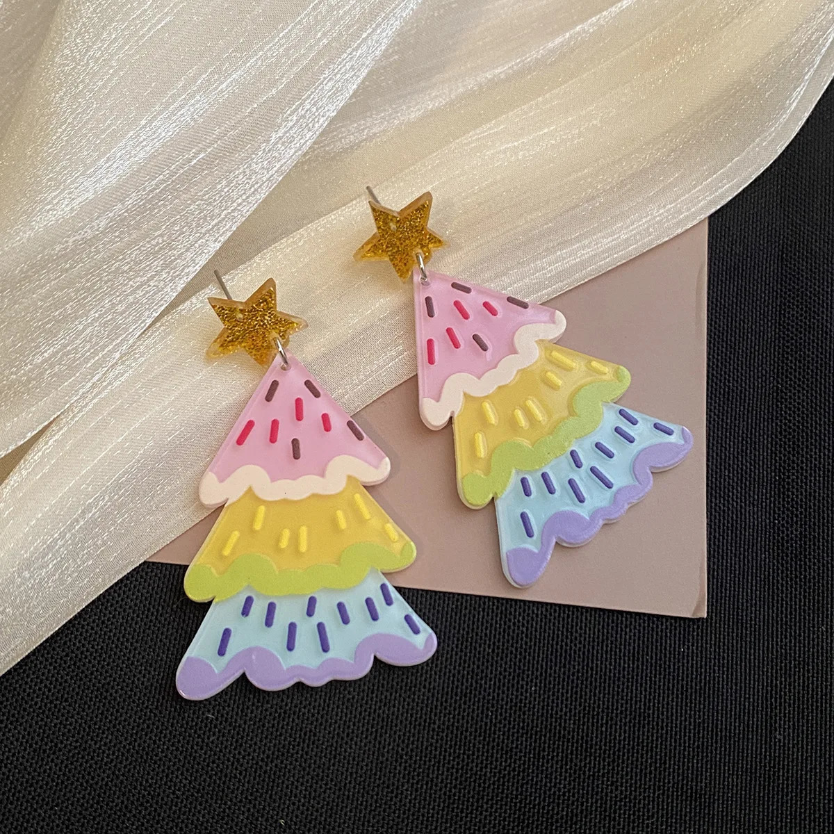 Sparkly Christmas Tree Earrings with Glitter Cute Acrylic Dangle Earring Drops for Womens Christmas Party Festival Accessories 251031