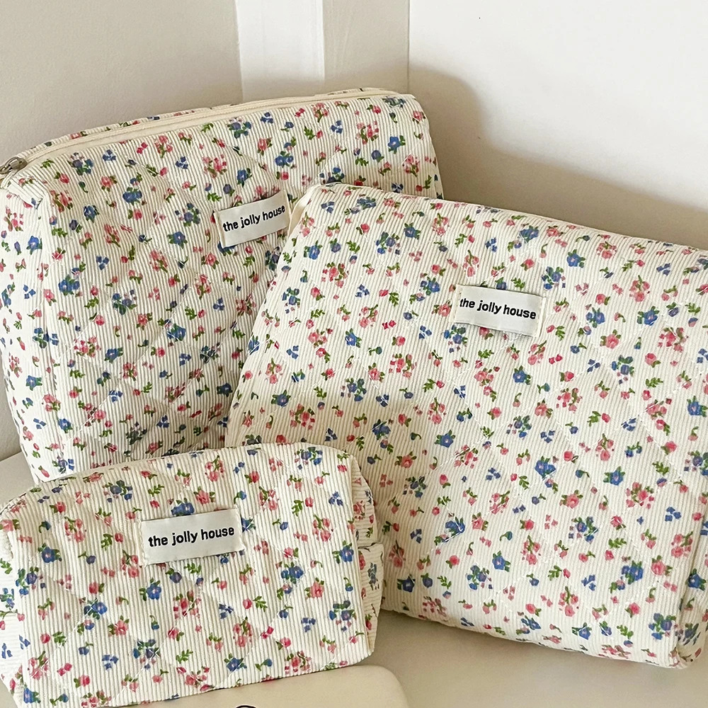 Fashion Vintage Flower Women Makeup Bag Cotton Tote Portable Female Cosmetic Storage Handbag Travel Organizer Zipper Quilted Bag 251110