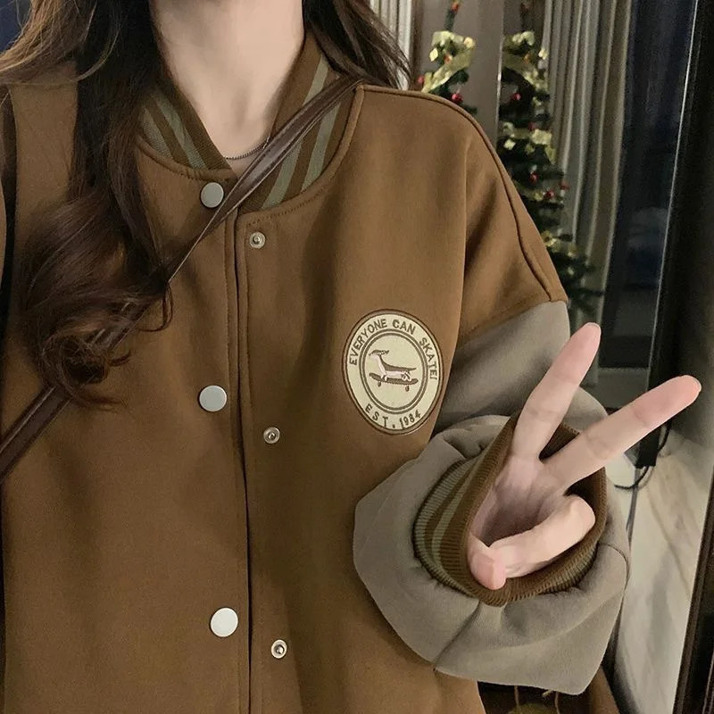 Lazy Style Baseball Jacket for Women in Autumn and Winter Plush Thickened Fashion Retro Loose Fitting 251110