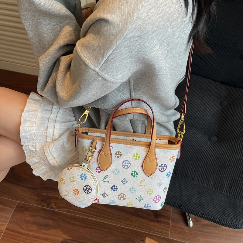 Elegant Handbag for Women Leather Crossbody Bag Famous Designer Popular Classic Shoulder Bag Ladies Tote Bag R251110