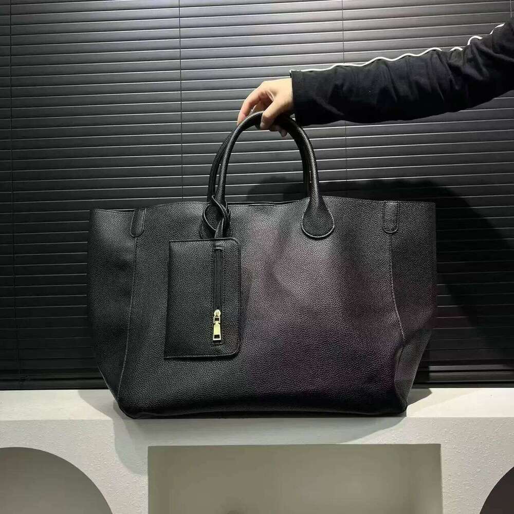 Ladies' Fashionable Vegan Leather Oversized Handbag With Large Capacity, Simple And Versatile Shopping Bag
