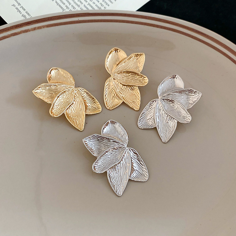 Silver Needle gold Smooth Texture Petal Light Luxury High-end European and American Cross-border Niche Exaggerated Earrings for Women