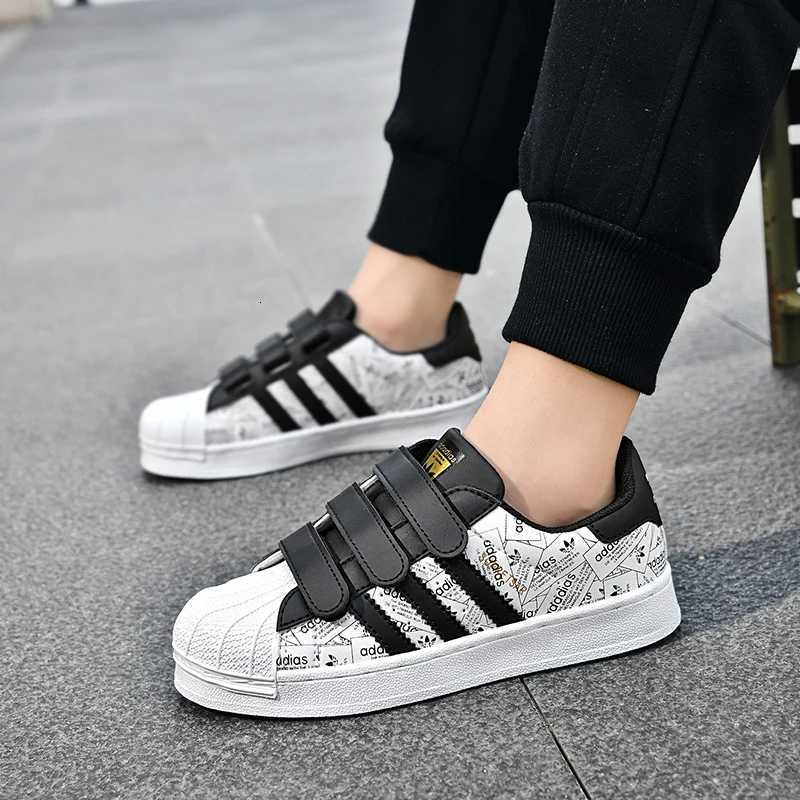 Shell-toe low-top white sneakers lightweight and breathable board shoes new womens childrens anti-slip sports shoes for boysT251110