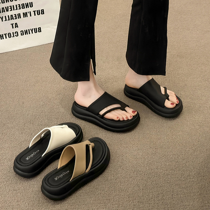 Women's Summer Outdoor Wear Thick Sole Clip Toe Herringbone Slippers Beach Flat Sandals Women's Fashionable Thick Heel Sandals High Heels Pl