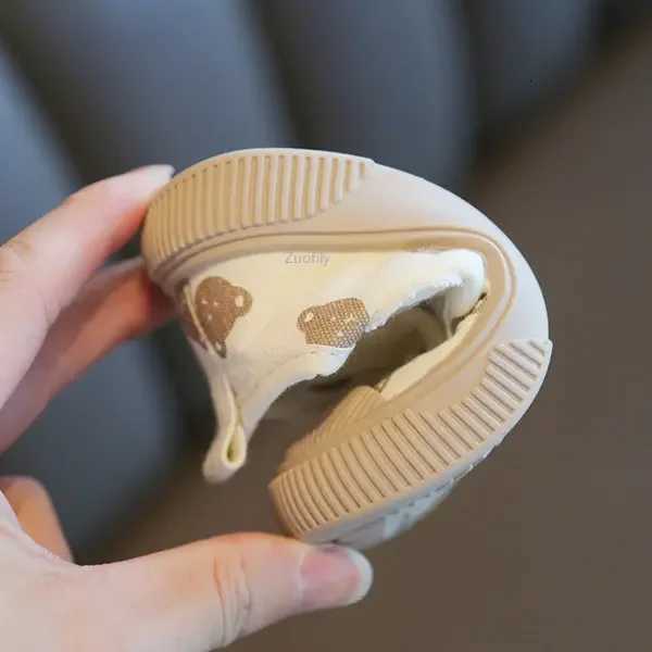 New Kids Shoes for Girl 2025 Spring Baby Cartoon Bear Canvas Shoes Casual Soft Bottom Non-slip Boys Toddler Summer Sneakers 1-4YT251110