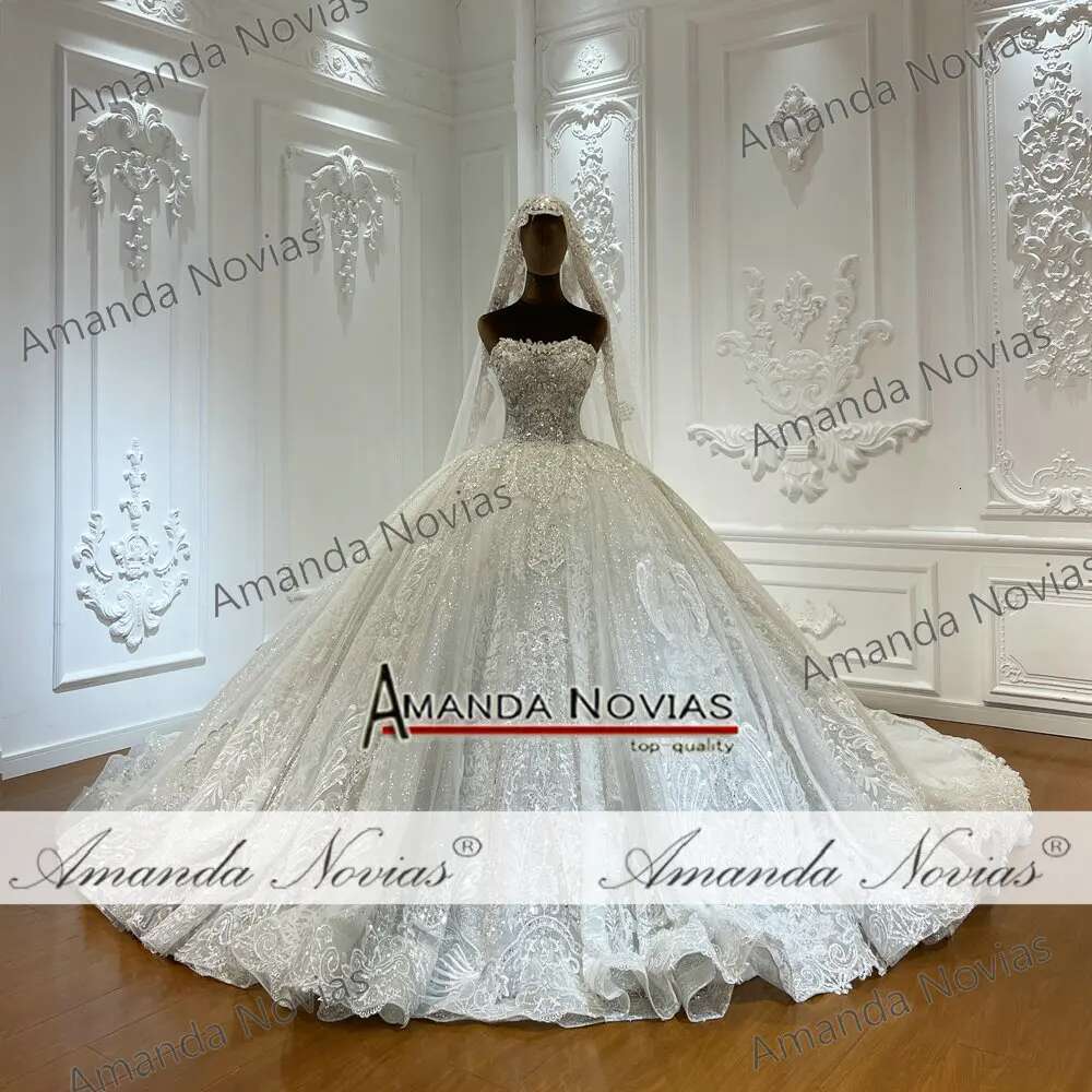 Customized M054 Heavy Beading Detachable Straps With Applique Lace Ball Gown Wedding Dress