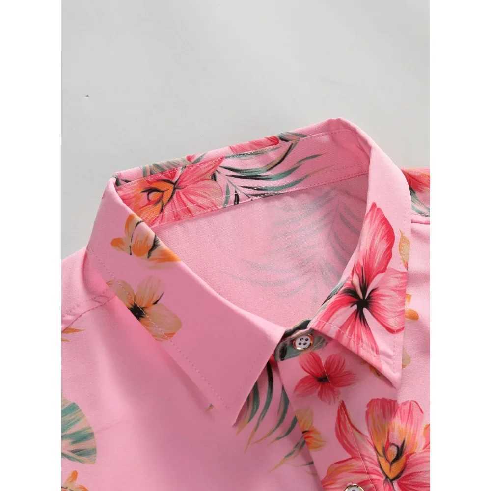 Mens short sleeved pink floral button top casual short sleeved button top beach shirt Hawaiian style shirt X250410