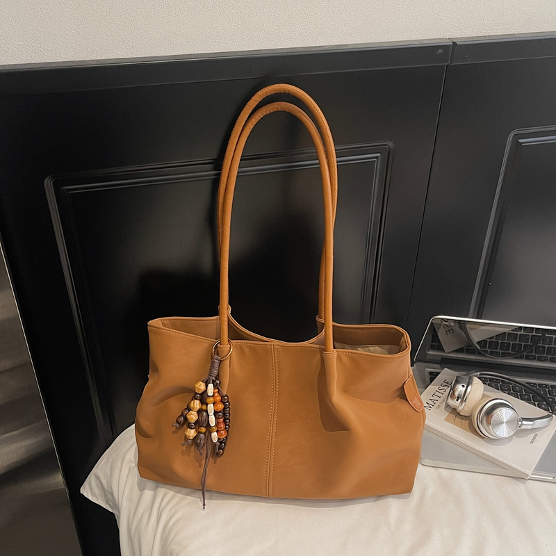 Summer new women's retro high-end wide shoulder bag, casual versatile crossbody bag, high-end commuting leisure bag, shopping bag, versatile wome