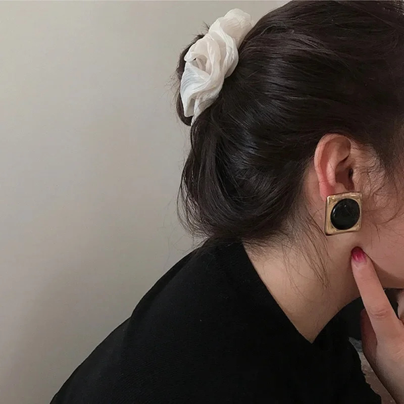 Retro Black Simple Square Stud Earrings for Women Medieval Gold Exaggerate Piercing Jewelry Travel Gifts 250409