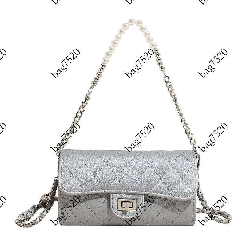 2025 style Quilted Underarm Bag for Women Minimalist Shoulder Crossbody Purse Fashionable Handbag