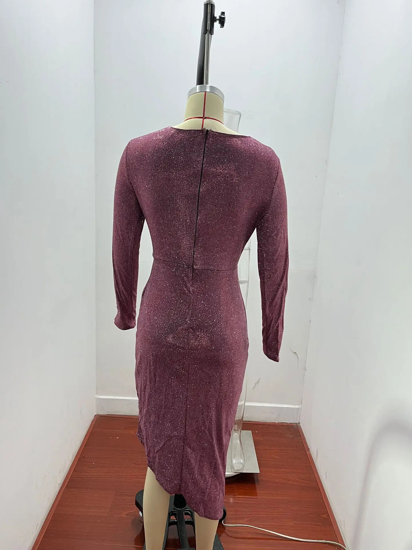 womens gold-plated long sleeved V-neck sparkling evening gown sexy dress 250403