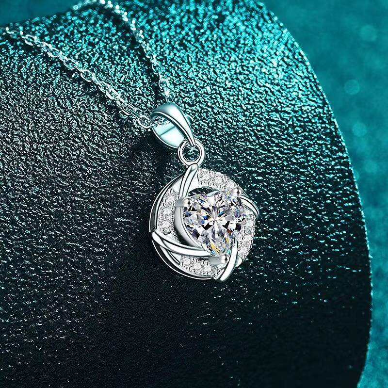 Manufacturer Direct Sales 925 Silver Moissanite Necklace Women love vortex Pendant High-quality and Exquisite Collarbone Chain