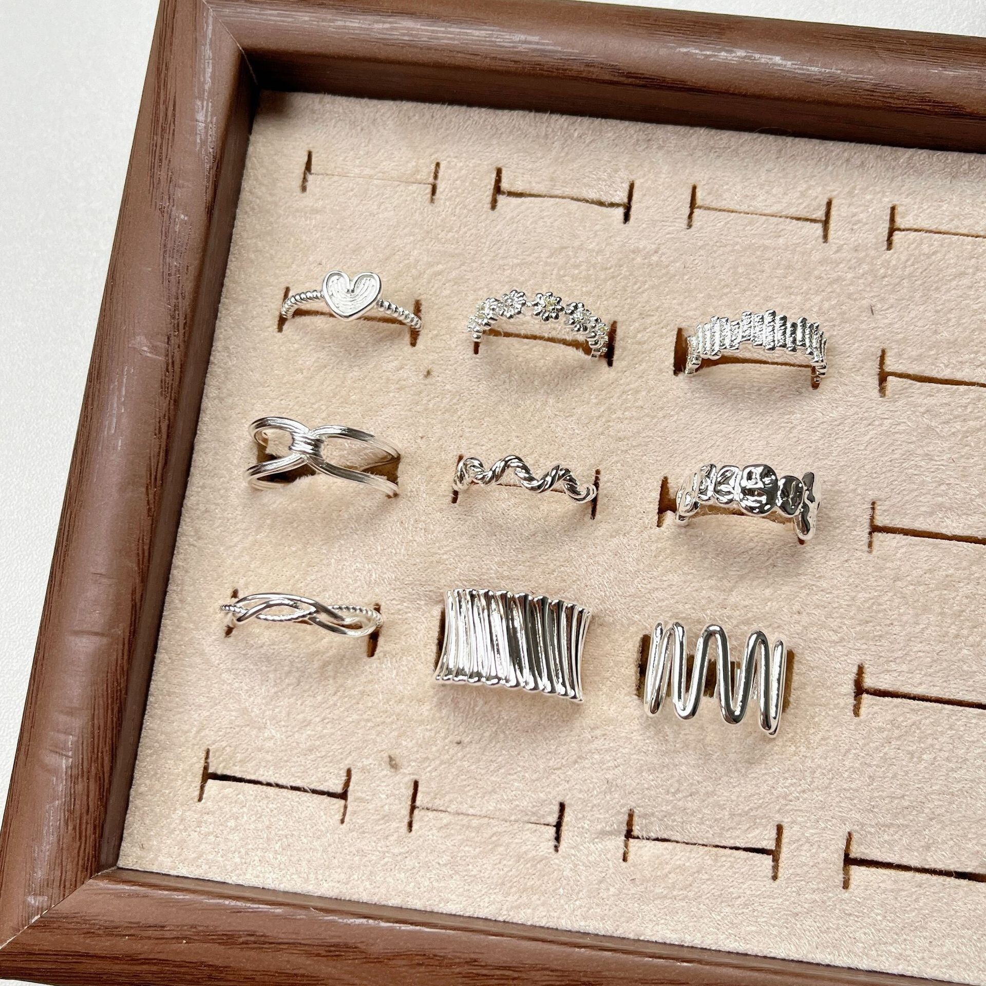 Exquisite Versatile Pleated Irregular Ring For Women Designer Ring Non-fading Adjustable Open Design Fashion Ring Light Luxury Simple Style Index Fing