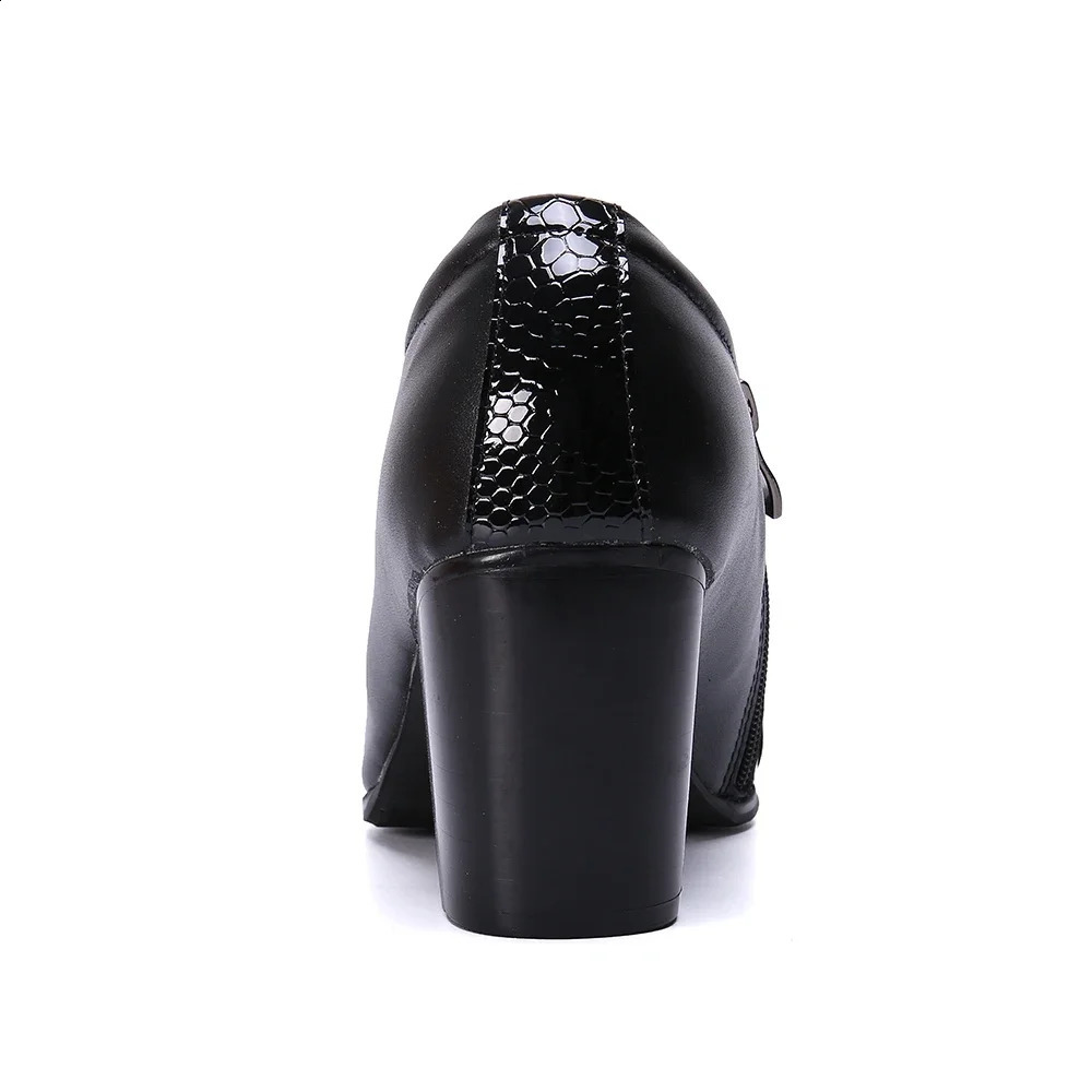 Italian Autumn and Winter Dress Shoes Classic Pointed Toe Banquet Shoes Elegant High Heel Cow Leather Men Evening Shoes 251106