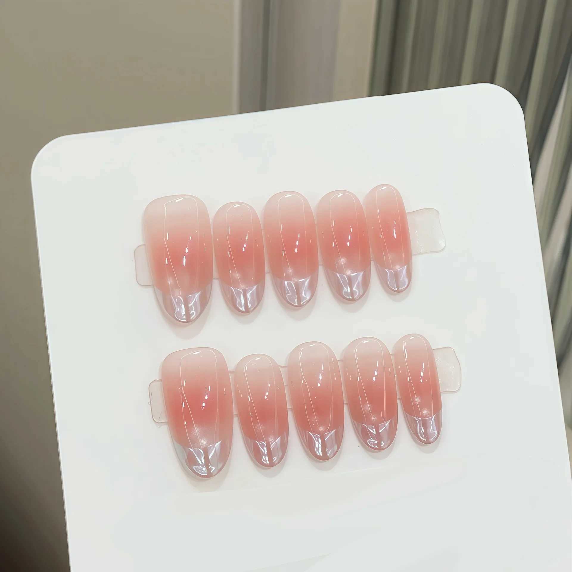 0 pieces of simple handmade fake nails with gradient pink design reusable art French cat eye oval shaped press nails W250410
