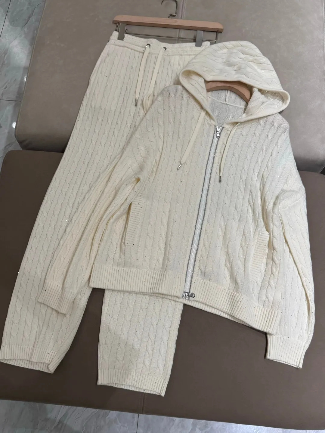 Autumn solid color hooded knitted soft wool pant suit 251110