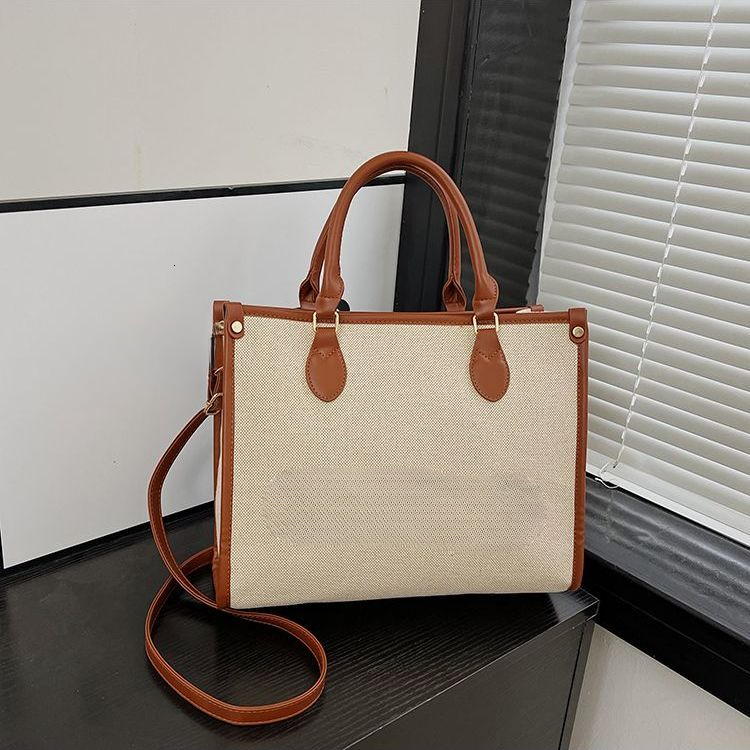 Large capacity women's light luxury handbag commuting casual crossbody bag versatile winter designer crossbody bag