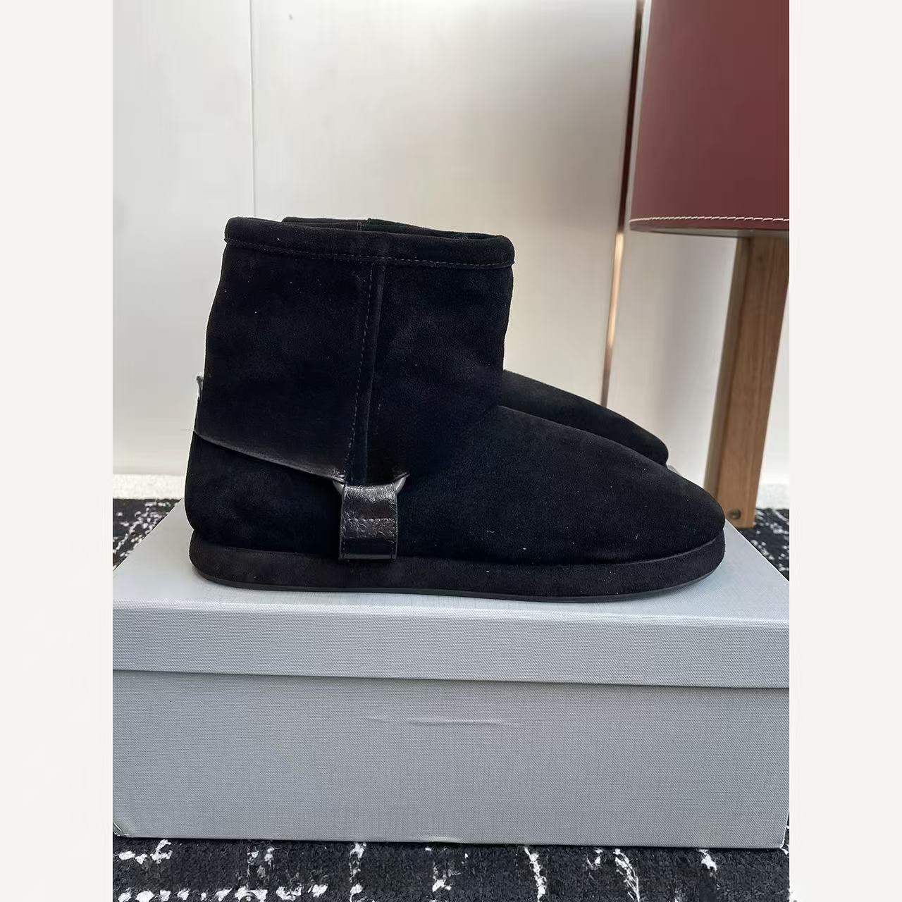 Designer's letter sheepskin wool women's snow boots new thick wool short boots