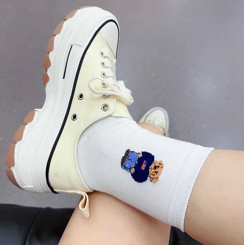 High quality cartoon elegant womens bear cute socks pure cotton Harajuku style womens novel breathable socks Christmas gift X2504103