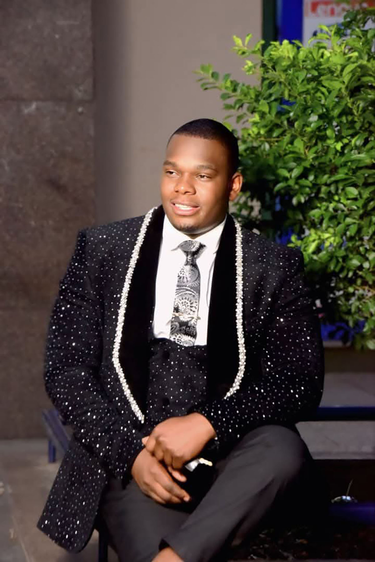 Sequined Groom Wear Crystal Beading 3 Pieces Shawl Lapel Mens Wedding Coat Formal Business Banquet Outfits Customized